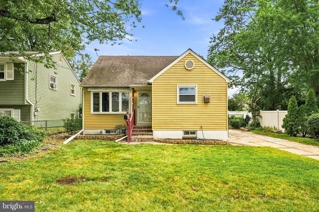 68 EVERGREEN AVE, Bellmawr, NJ 08031