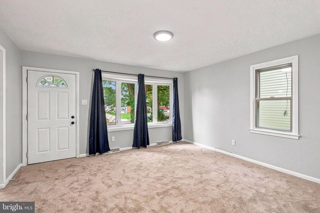 68 EVERGREEN AVE, Bellmawr, NJ 08031