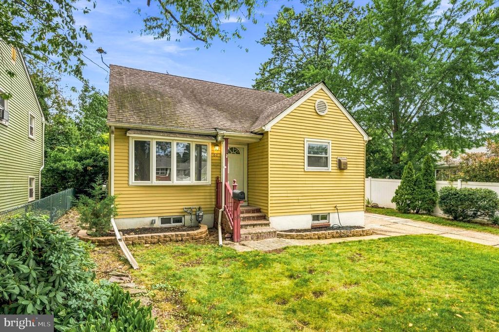 68 EVERGREEN AVE, Bellmawr, NJ 08031