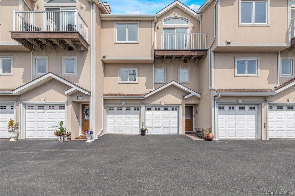 781 W Park Avenue, Long Beach, NY 11561