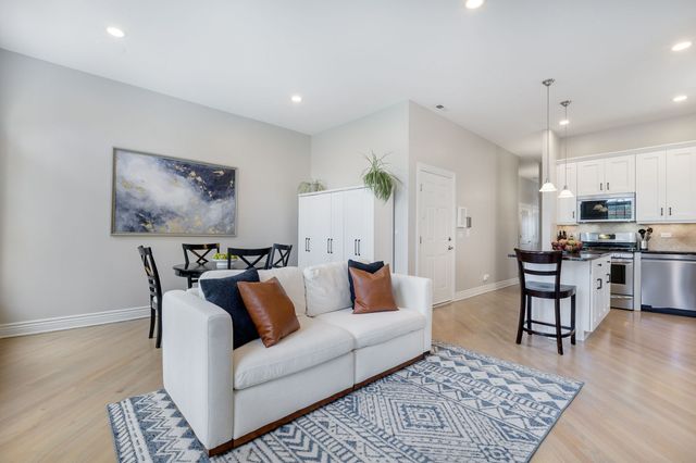 4216 N Ashland Avenue 3, Chicago, IL 60613