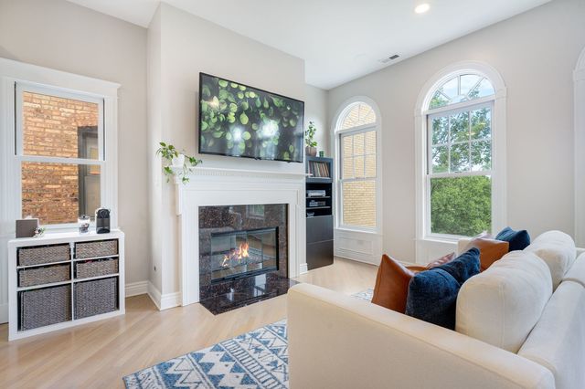 4216 N Ashland Avenue 3, Chicago, IL 60613