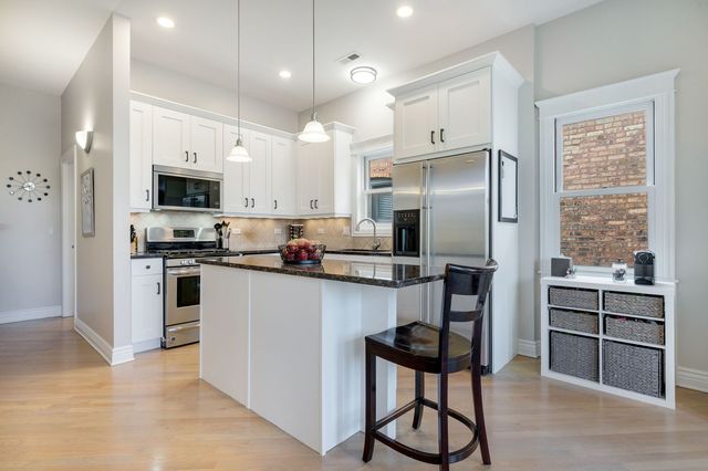 4216 N Ashland Avenue 3, Chicago, IL 60613