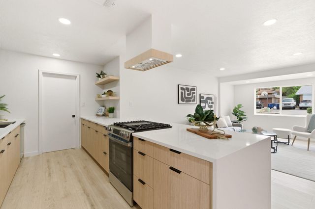 1201 Willys Knight Drive NE, Albuquerque, NM 87112