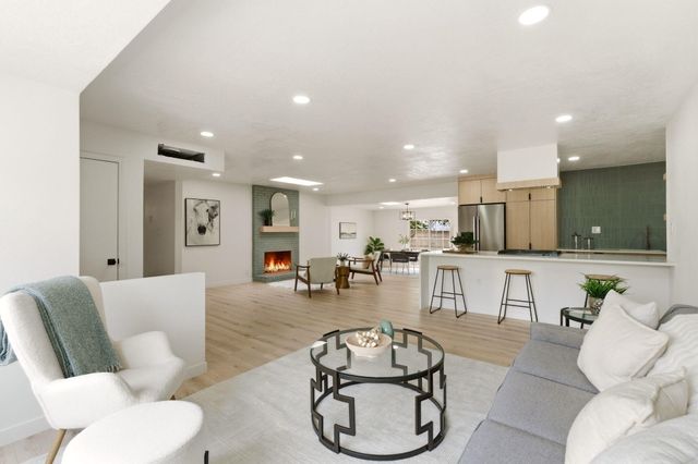 1201 Willys Knight Drive NE, Albuquerque, NM 87112