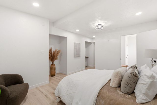 1201 Willys Knight Drive NE, Albuquerque, NM 87112