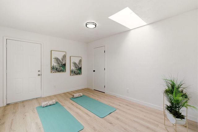1201 Willys Knight Drive NE, Albuquerque, NM 87112