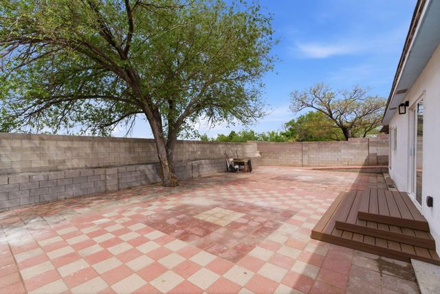 1201 Willys Knight Drive NE, Albuquerque, NM 87112