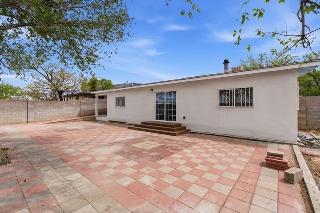 1201 Willys Knight Drive NE, Albuquerque, NM 87112