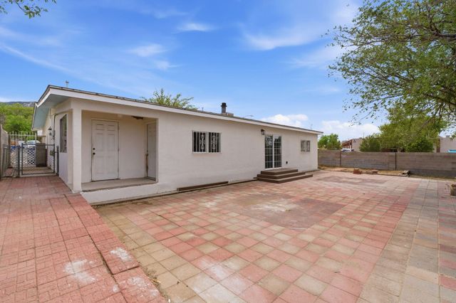 1201 Willys Knight Drive NE, Albuquerque, NM 87112