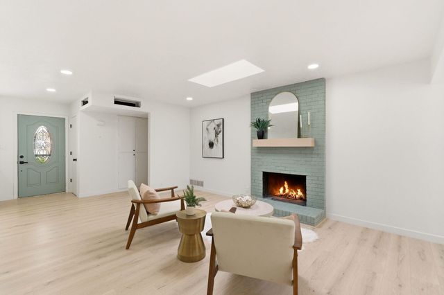1201 Willys Knight Drive NE, Albuquerque, NM 87112