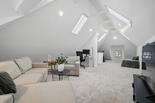 4744 N Lotus Avenue, Chicago, IL 60630