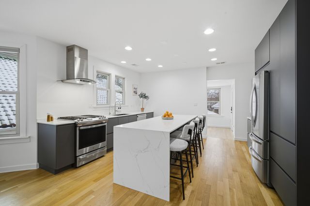 4744 N Lotus Avenue, Chicago, IL 60630