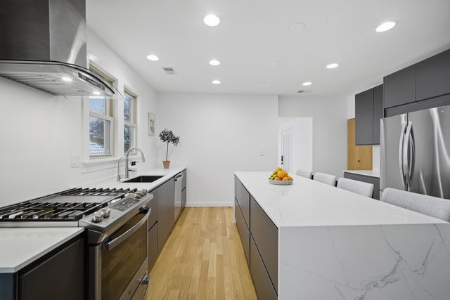 4744 N Lotus Avenue, Chicago, IL 60630