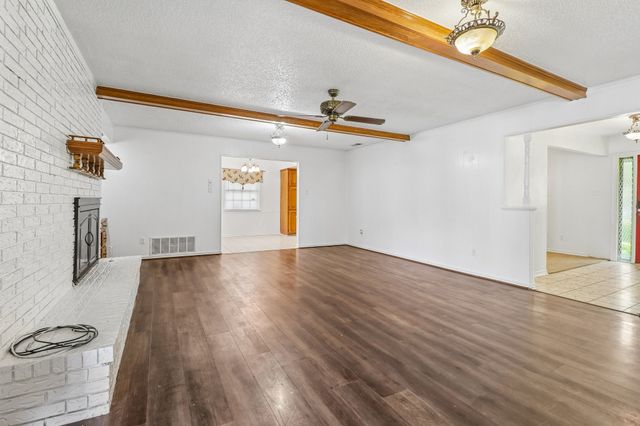 2030 Huntington Drive, Grand Prairie, TX 75051
