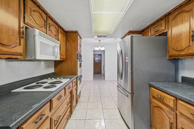 2030 Huntington Drive, Grand Prairie, TX 75051