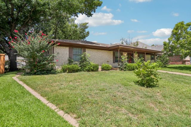 2030 Huntington Drive, Grand Prairie, TX 75051