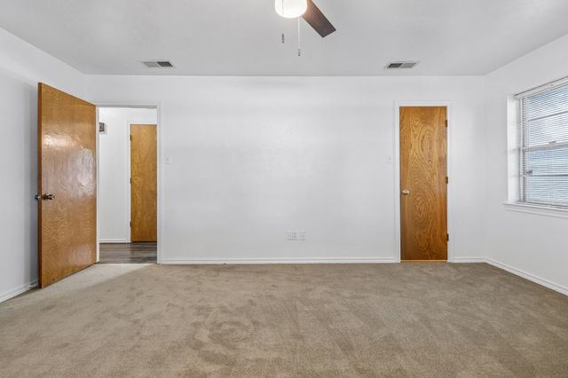 2030 Huntington Drive, Grand Prairie, TX 75051