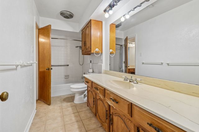 2030 Huntington Drive, Grand Prairie, TX 75051
