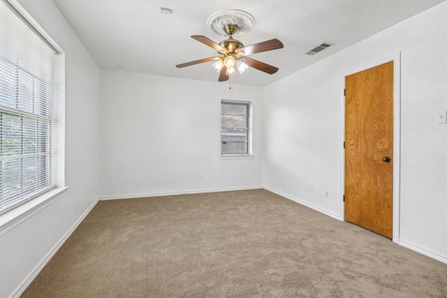 2030 Huntington Drive, Grand Prairie, TX 75051
