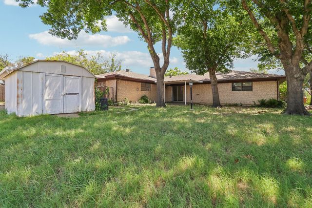 2030 Huntington Drive, Grand Prairie, TX 75051