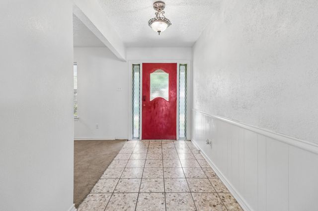 2030 Huntington Drive, Grand Prairie, TX 75051