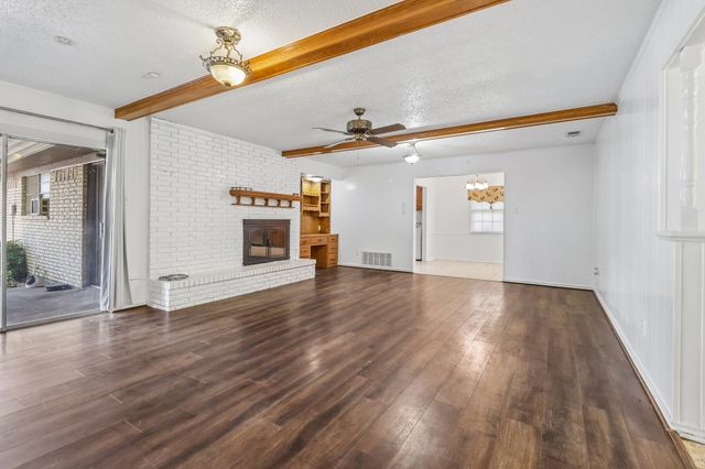 2030 Huntington Drive, Grand Prairie, TX 75051