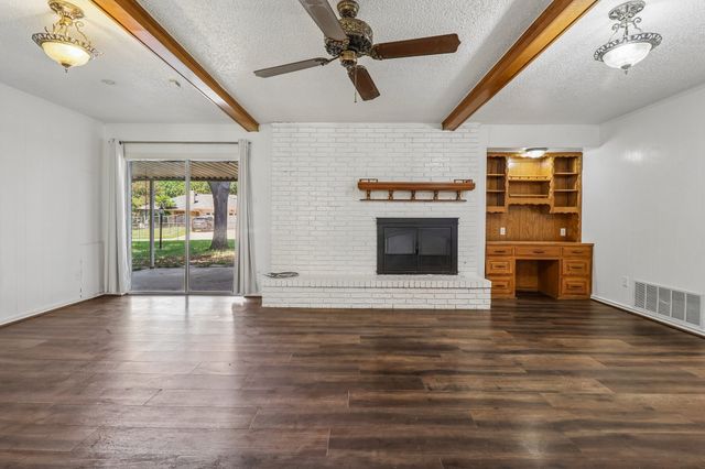 2030 Huntington Drive, Grand Prairie, TX 75051