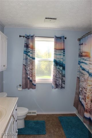 2424 Waynesburg Drive SE, Canton, OH 44707