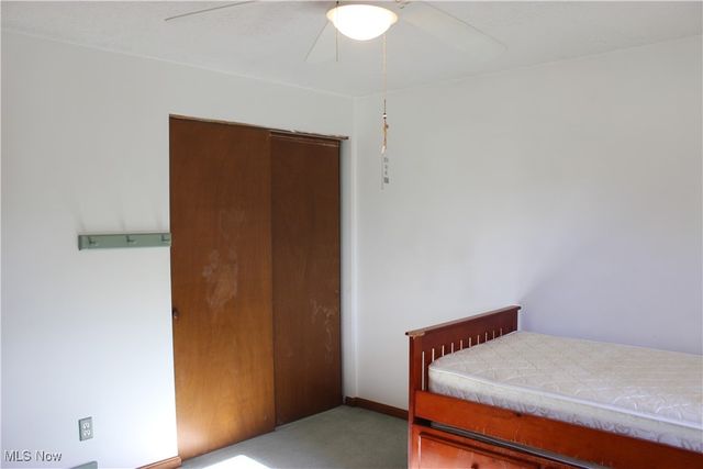 2424 Waynesburg Drive SE, Canton, OH 44707