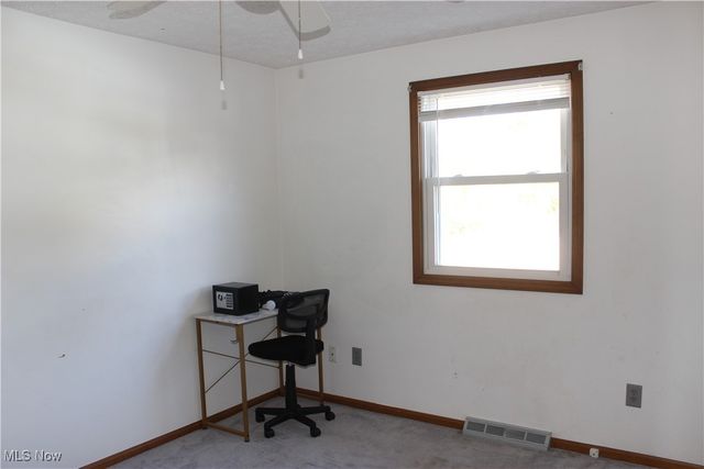 2424 Waynesburg Drive SE, Canton, OH 44707