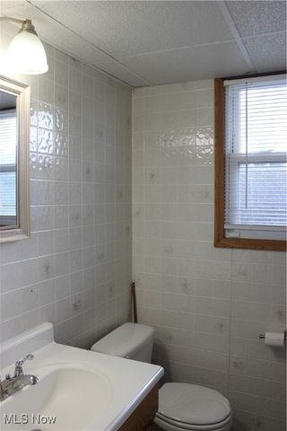 2424 Waynesburg Drive SE, Canton, OH 44707