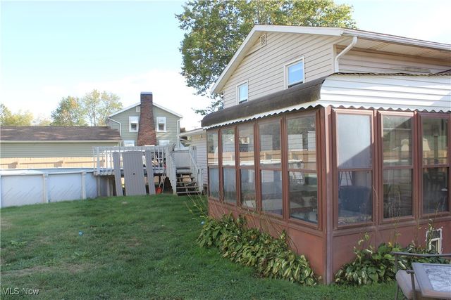 2424 Waynesburg Drive SE, Canton, OH 44707