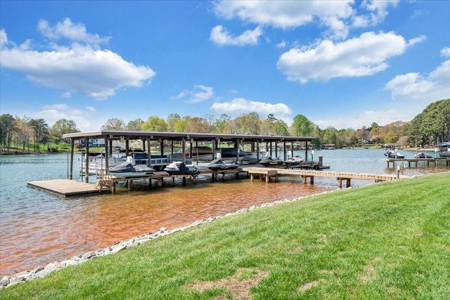 254 Blarney Stone CT, Huddleston, VA 24104
