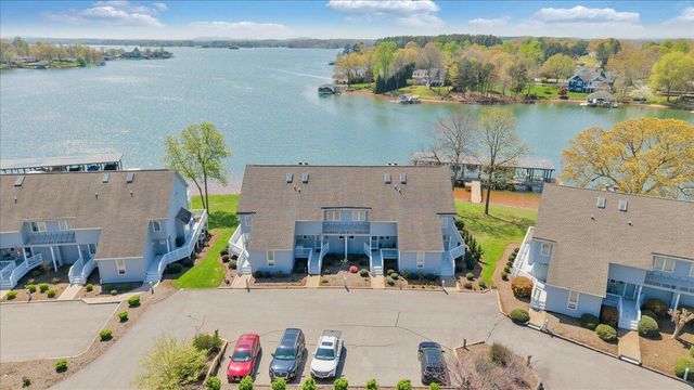 254 Blarney Stone CT, Huddleston, VA 24104