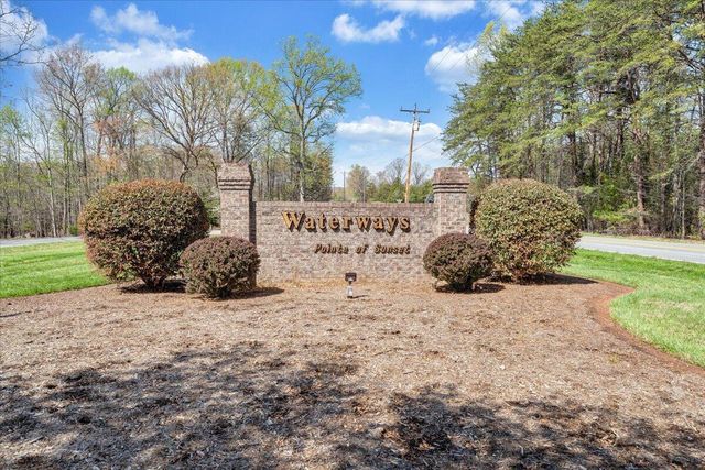 254 Blarney Stone CT, Huddleston, VA 24104