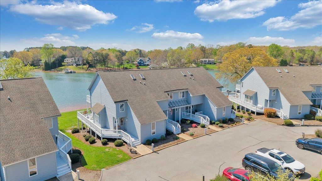 254 Blarney Stone CT, Huddleston, VA 24104