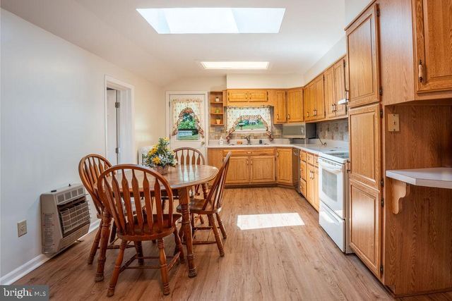 205 N. SCHOOL ST, Mount Carmel, PA 17851