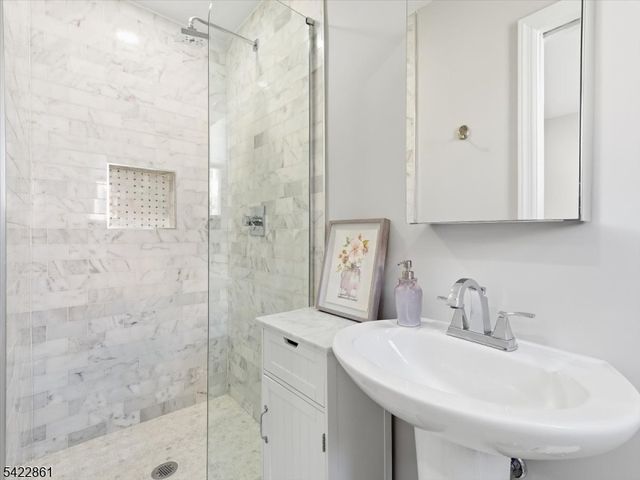 406 Madison St 3R, Hoboken City, NJ 07030