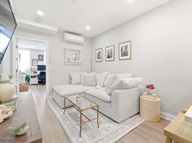 406 Madison St 3R, Hoboken City, NJ 07030