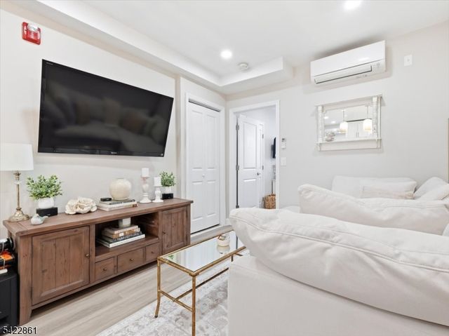 406 Madison St 3R, Hoboken City, NJ 07030