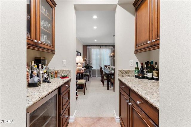 27007 Cliffie Way, Santa Clarita, CA 91387