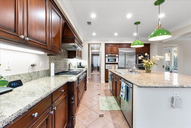 27007 Cliffie Way, Santa Clarita, CA 91387