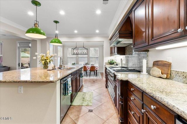 27007 Cliffie Way, Santa Clarita, CA 91387