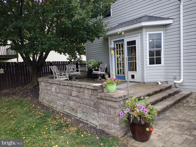 1660 WISTERIA DR, Chambersburg, PA 17202