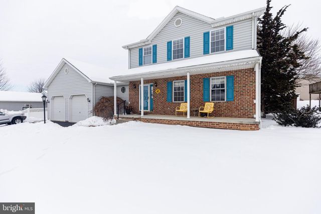 1660 WISTERIA DR, Chambersburg, PA 17202