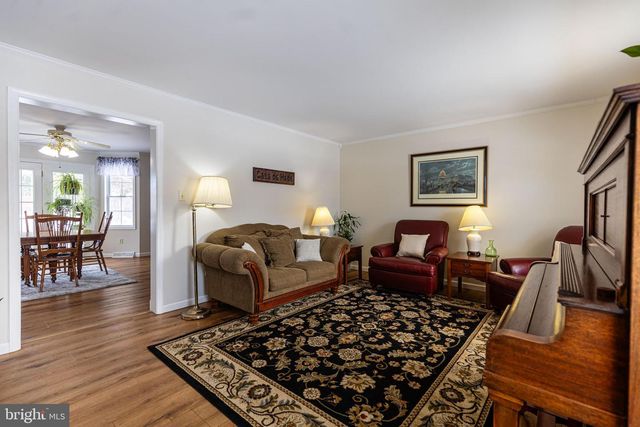 1660 WISTERIA DR, Chambersburg, PA 17202