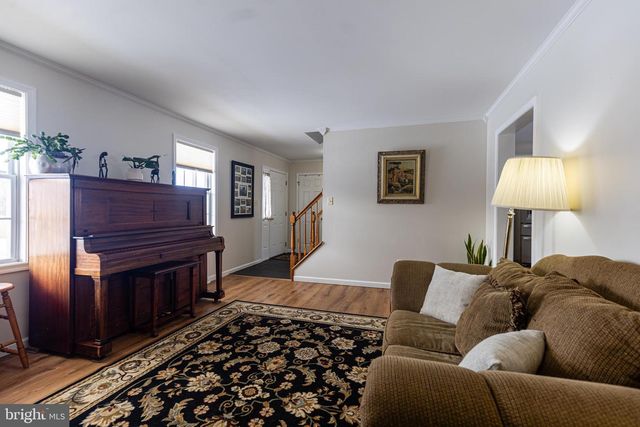 1660 WISTERIA DR, Chambersburg, PA 17202