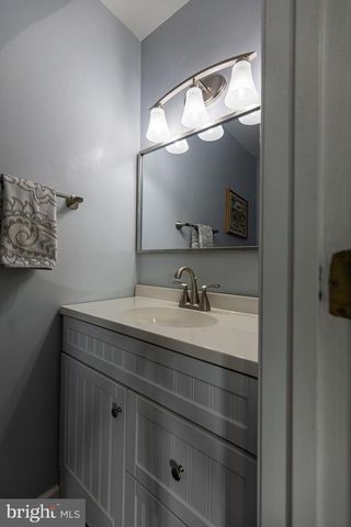 1660 WISTERIA DR, Chambersburg, PA 17202