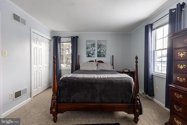 1660 WISTERIA DR, Chambersburg, PA 17202